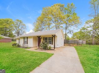 185 Grove Creek Dr, Locust Grove, GA 30248