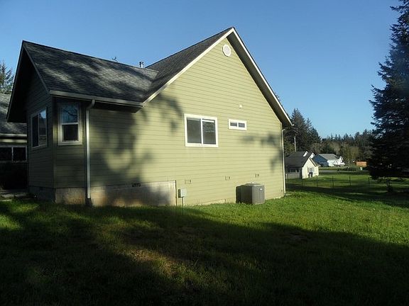 3rd image of 105 Seashore Dr