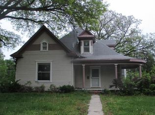 724 N 8th St, Beatrice, NE 68310