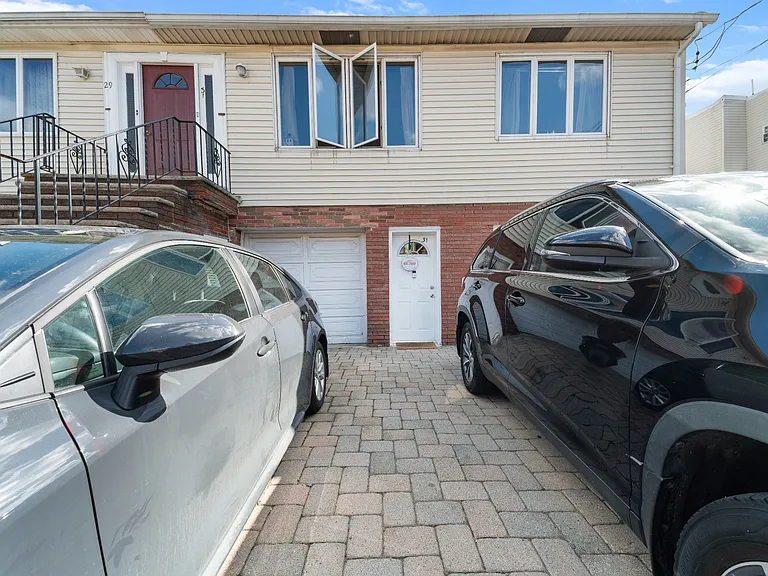 31 Leonard St #2 — Photo 10