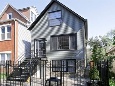 2902 W McLean Ave, Chicago, IL, 60647