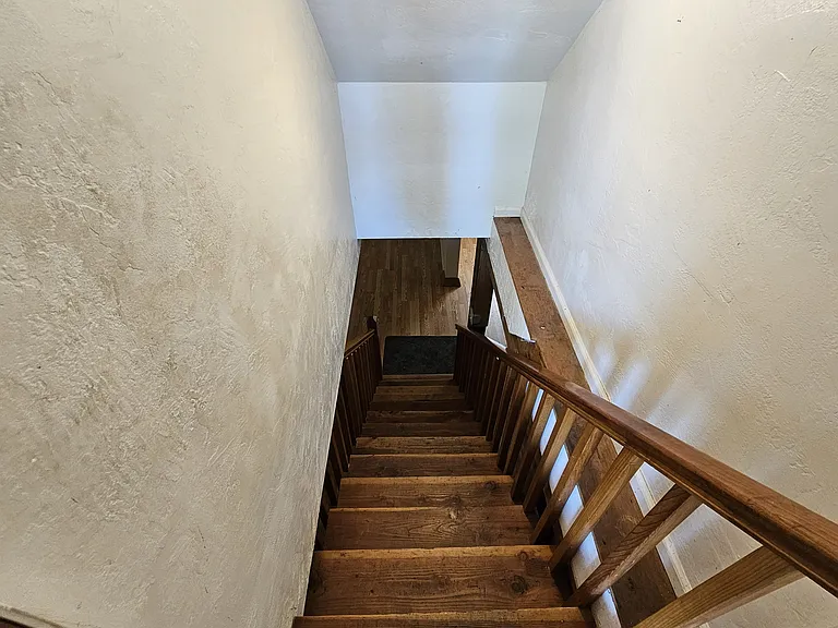 1120 W 10th St — Photo 25