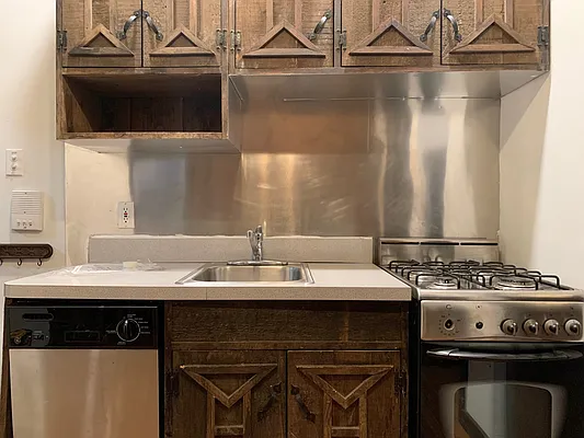 Rented by PocketBroker Inc | media 2