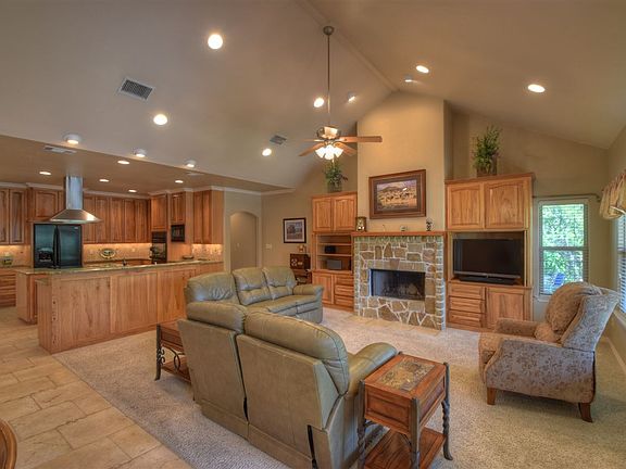 5th image of 303 Blue Waters Dr