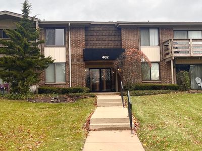462 Raintree Ct #1B, Glen Ellyn, IL, 60137
