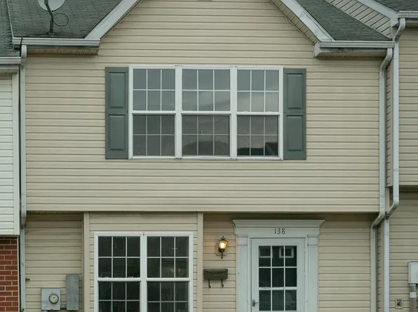 138 Georgetown Sq, Martinsburg, WV 25401