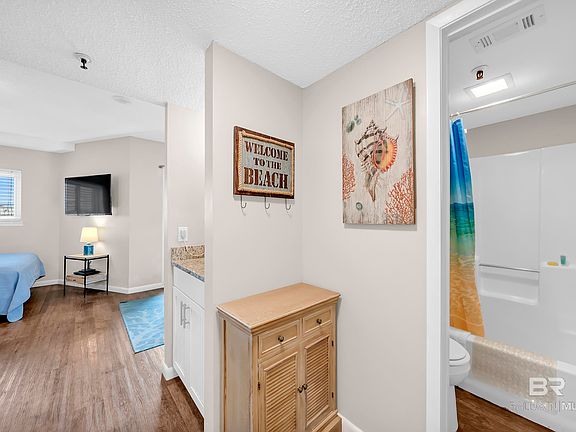 5th image of 375 Plantation Rd #5205