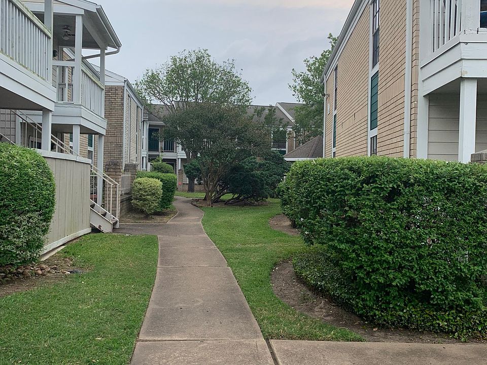 1st image of 12660 Ashford Point Dr APT 711