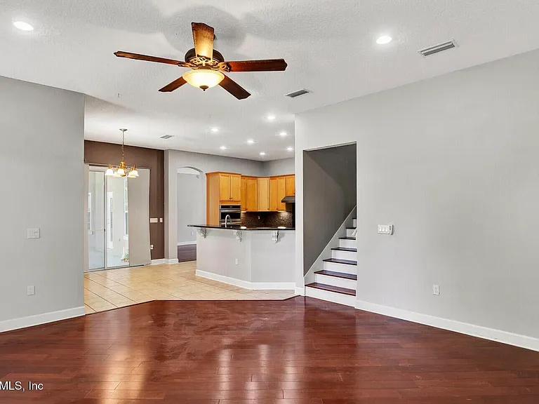 11827 Crusselle Dr — Photo 14