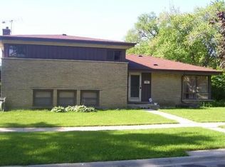 9255 Kenneth Ave, Skokie, IL 60076