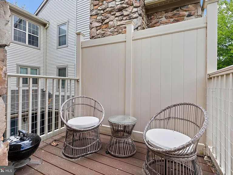 206 Remington Ct — Photo 10