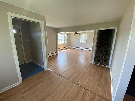 5th image of 745 Park Ave
