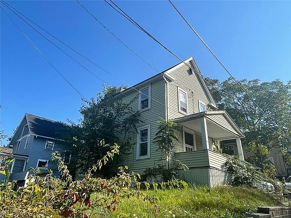 3rd image of 949 Ella Ct