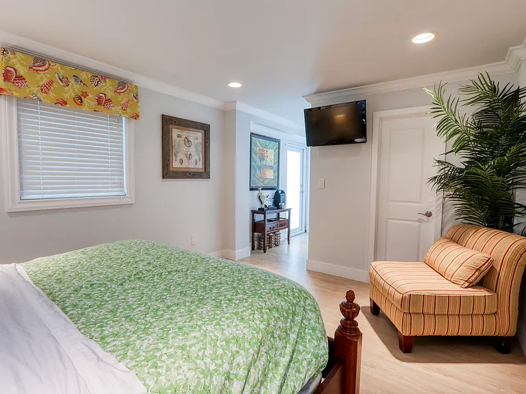 214 Aberdeen Ct — Photo 49