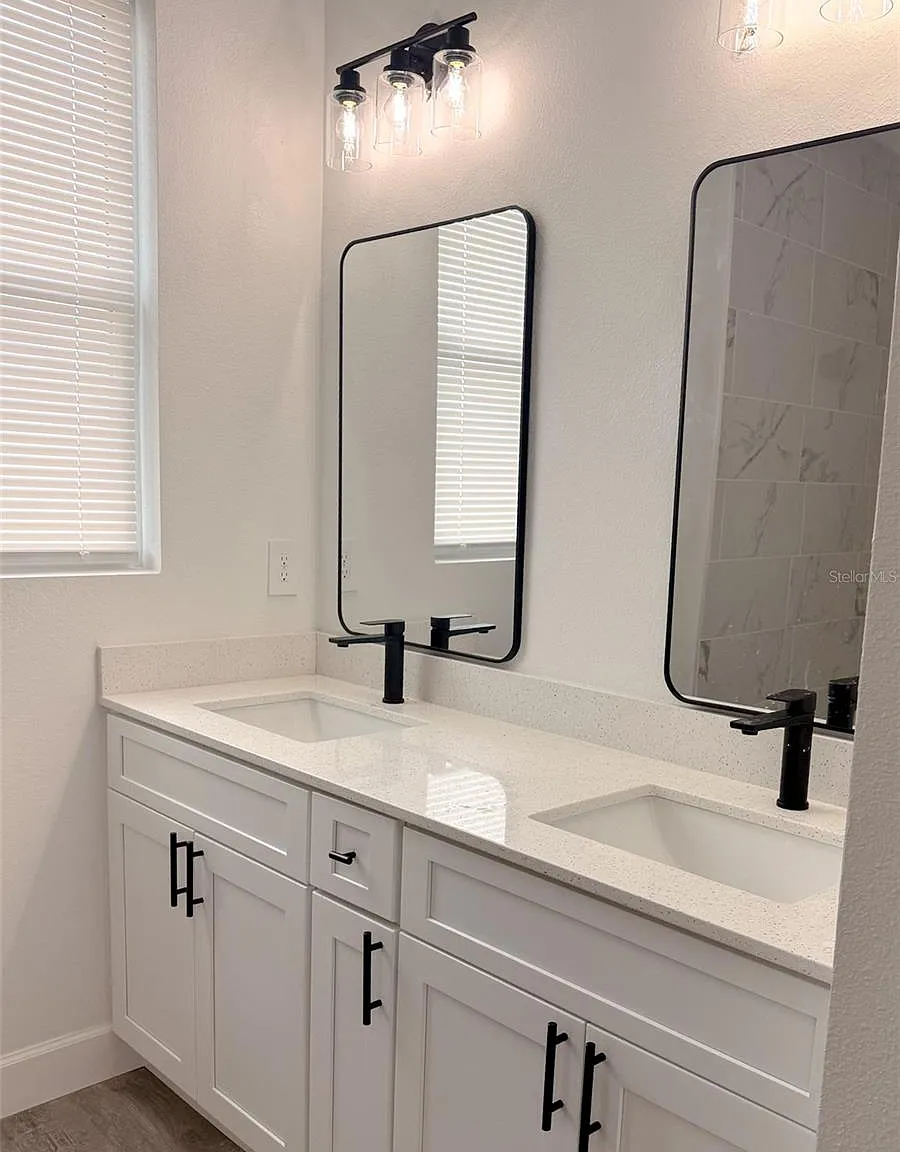3 bed, 2.0 bath, 1270 sqft, $1,900 — Photo 3