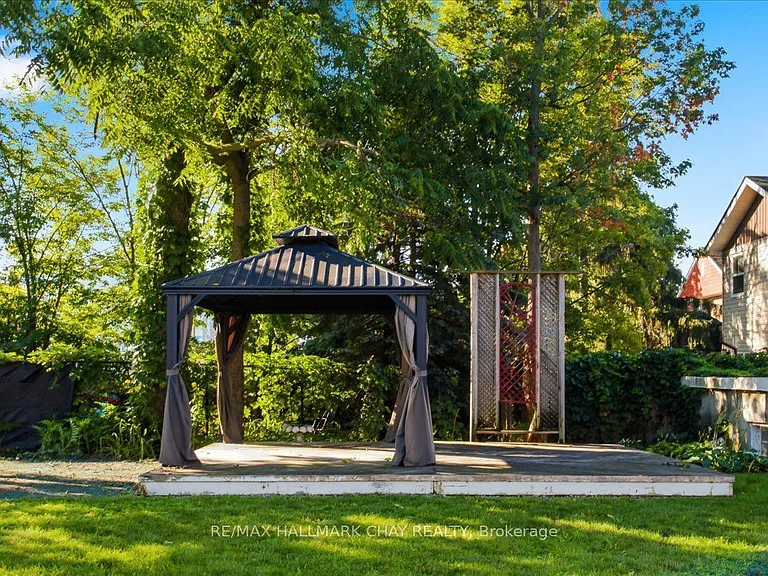 15 Parkside Dr #2 — Photo 22
