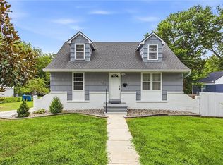 407 N Fairview Ave, Liberty, MO 64068
