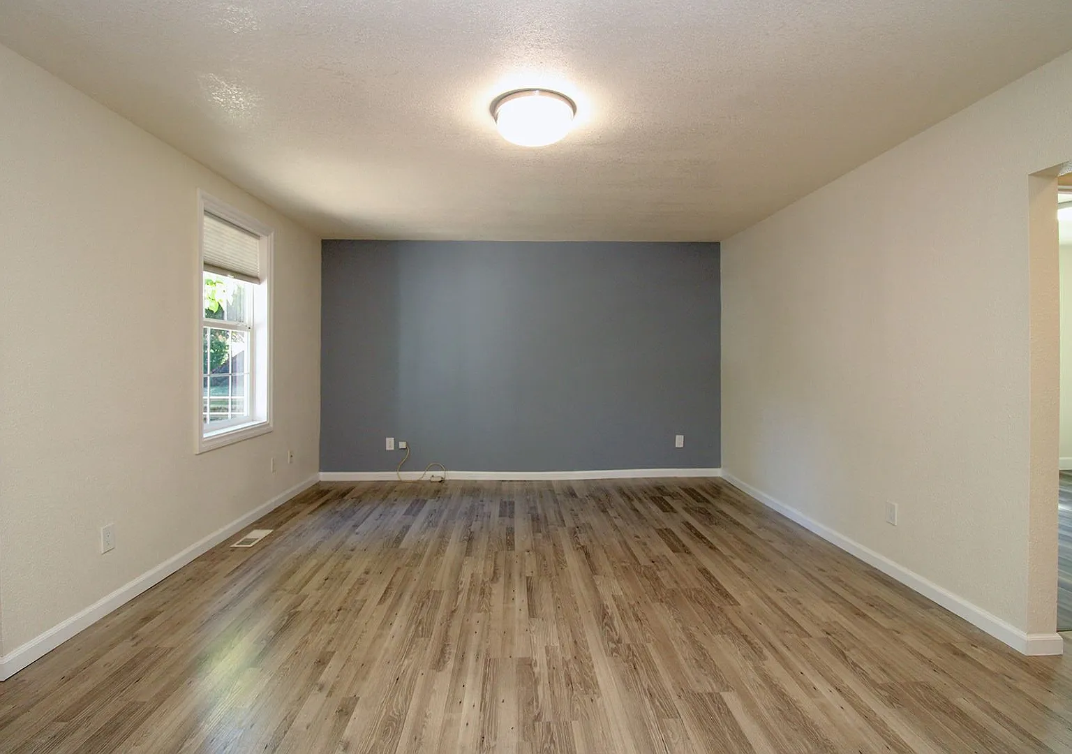 Charming Remodeled 4 Bedroom Home One Block From N Mississippi! — Photo 4