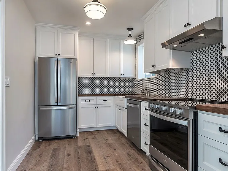 1700 Cedar St — Photo 3