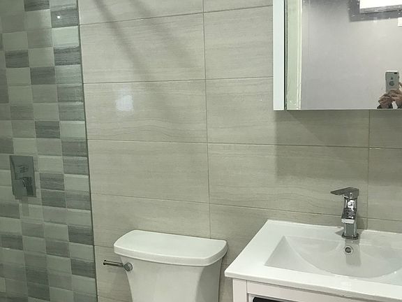 5th image of 2862 W 17th St APT 1