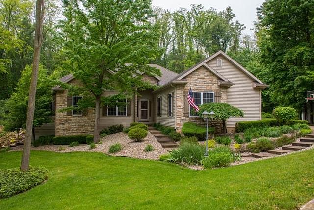 1st image of 50799 Hawthorne Meadow Dr