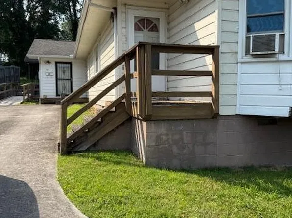 805 Sewanee St, Harriman, TN 37748