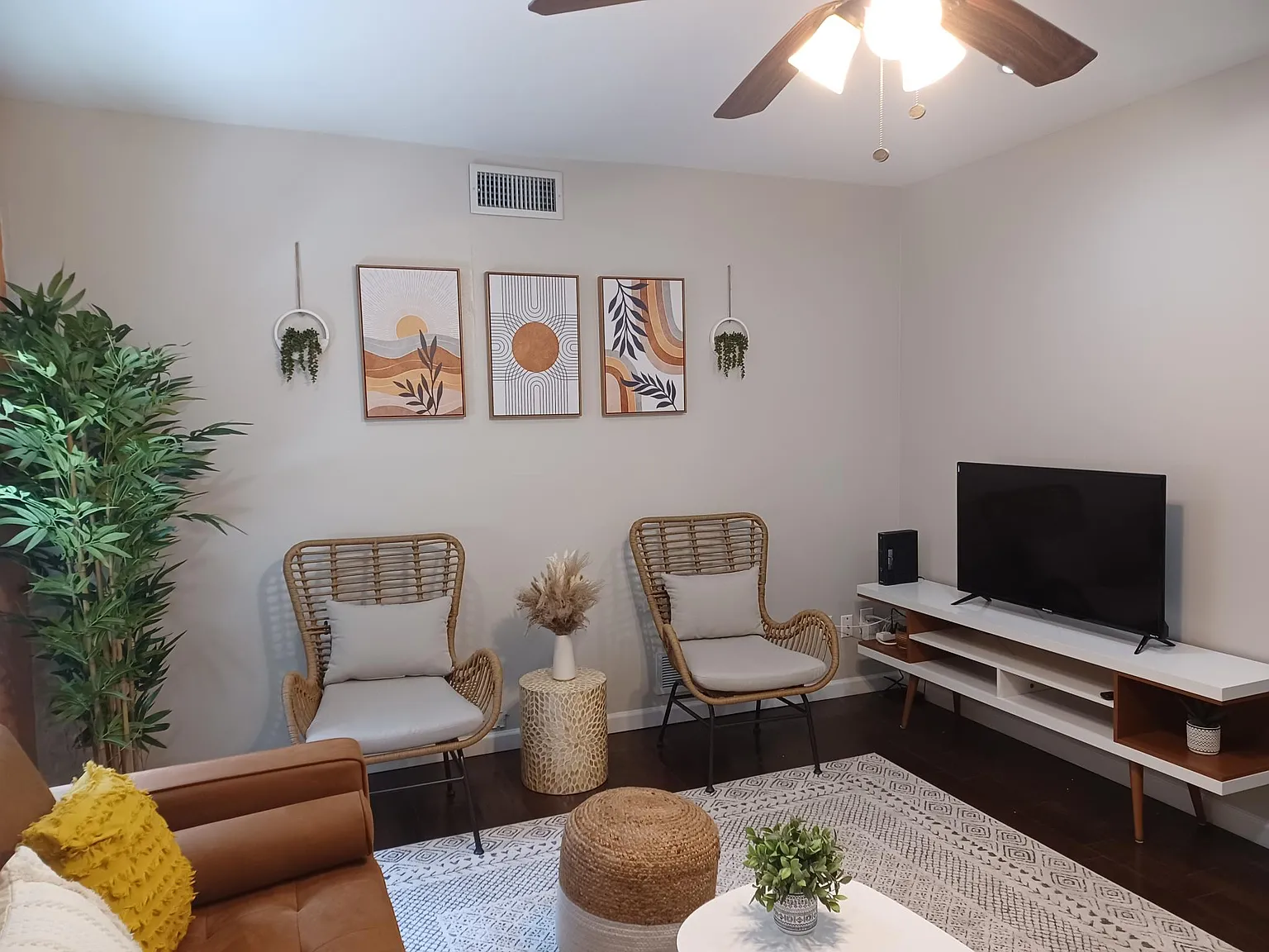 1645 Loring Dr NW — Photo 4
