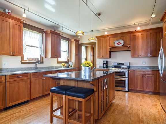 5th image of 1703 E Olive St