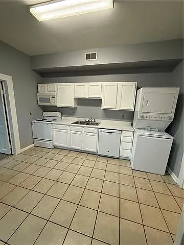 321 S Saint Patrick St #C — Photo 7