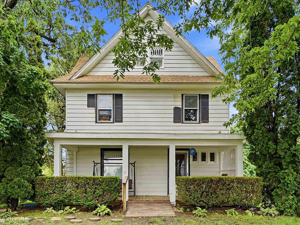 1st image of 1206 S Elm St