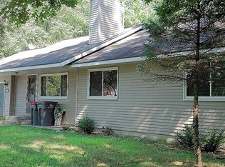 1920 Woodrun Dr SE, Lowell, MI 49331