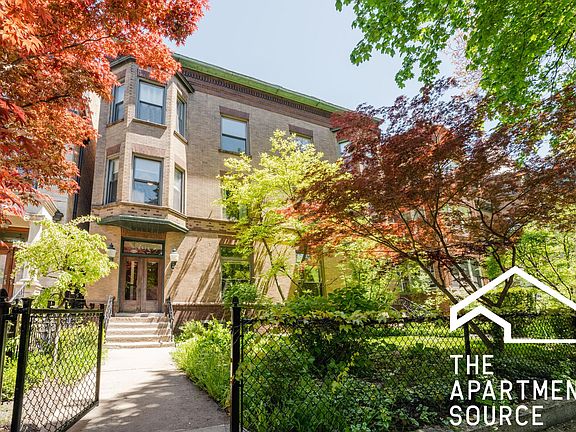 3rd image of 2531 N Burling St