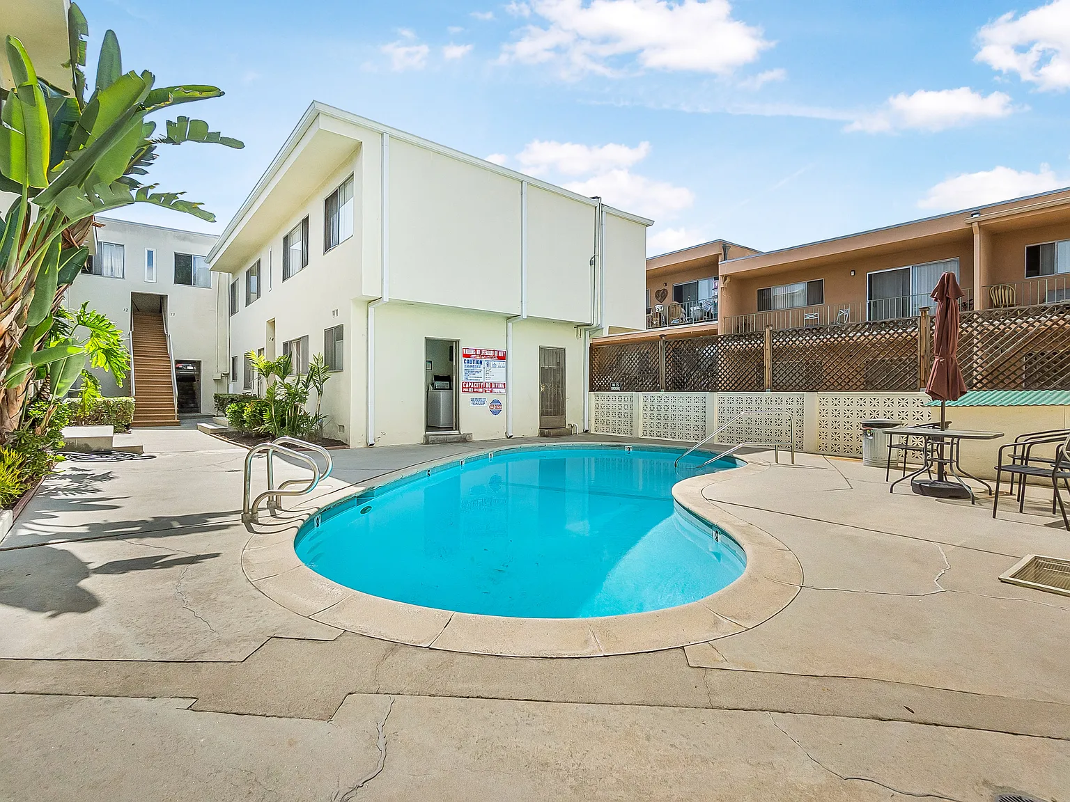 Molanda Palms Apartments — Photo 2