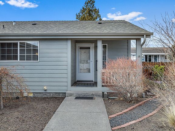 3rd image of 2325 NE Wintergreen Dr