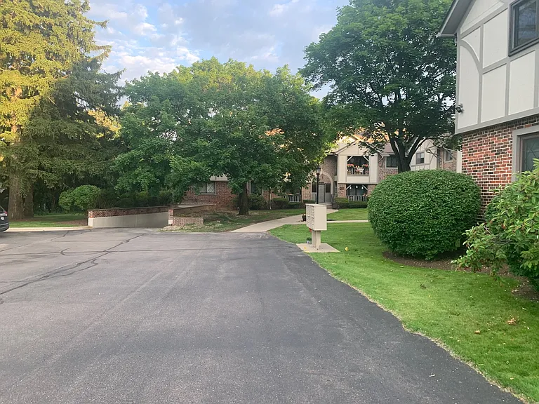 42160 Woodward Ave #8 — Photo 40