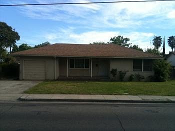 1st image of 1923 W Ashlan Ave
