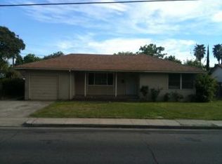 1923 W Ashlan Ave, Fresno, CA 93705