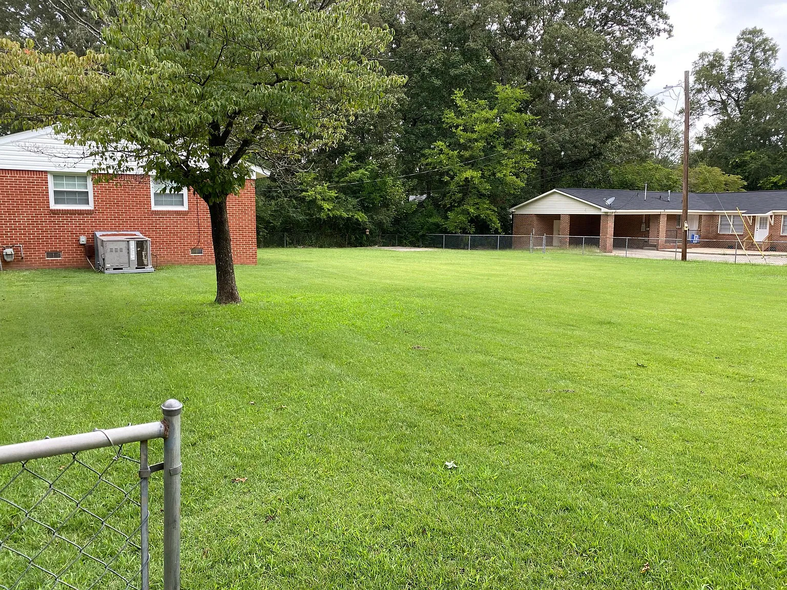 3 bed, 1.5 bath, 1080 sqft, $1,200 — Photo 3