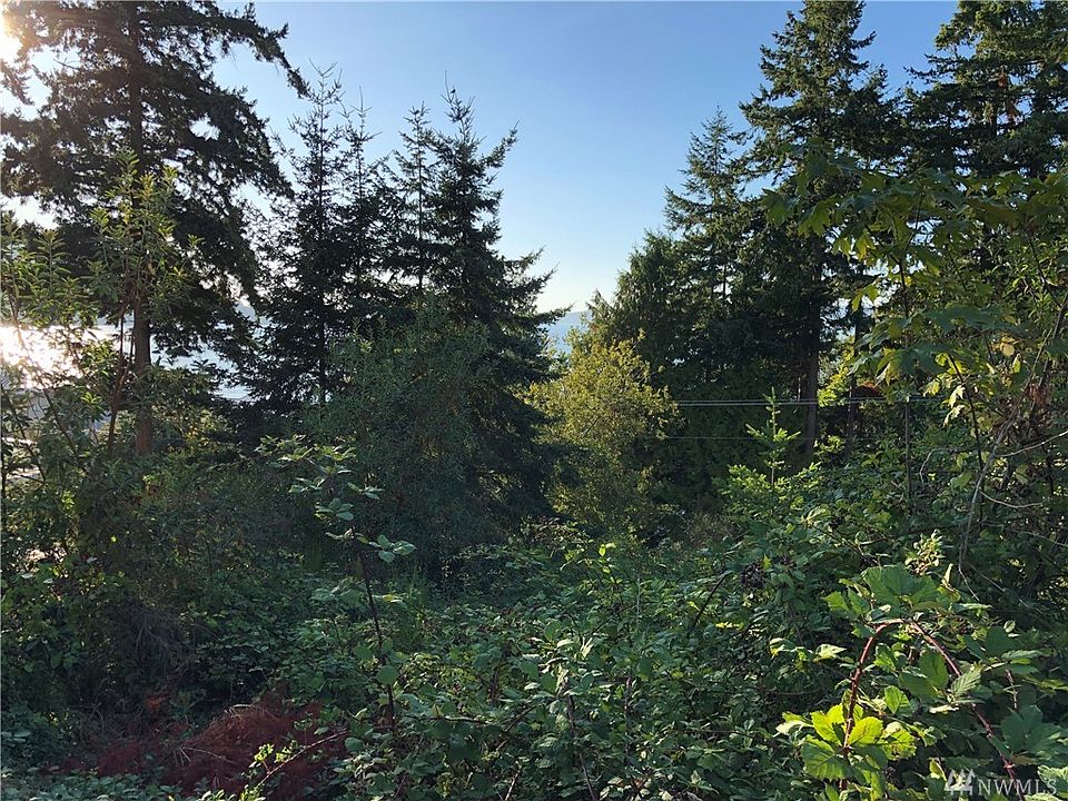 1st image of 7 E North Camano Dr