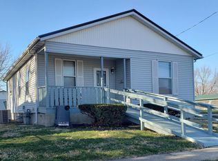 516 E Elm St, Centerville, IA 52544
