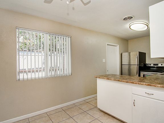 5th image of 645 W Hazelwood St APT 07