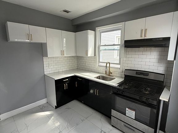 3rd image of 9 N 17th St Floor 2