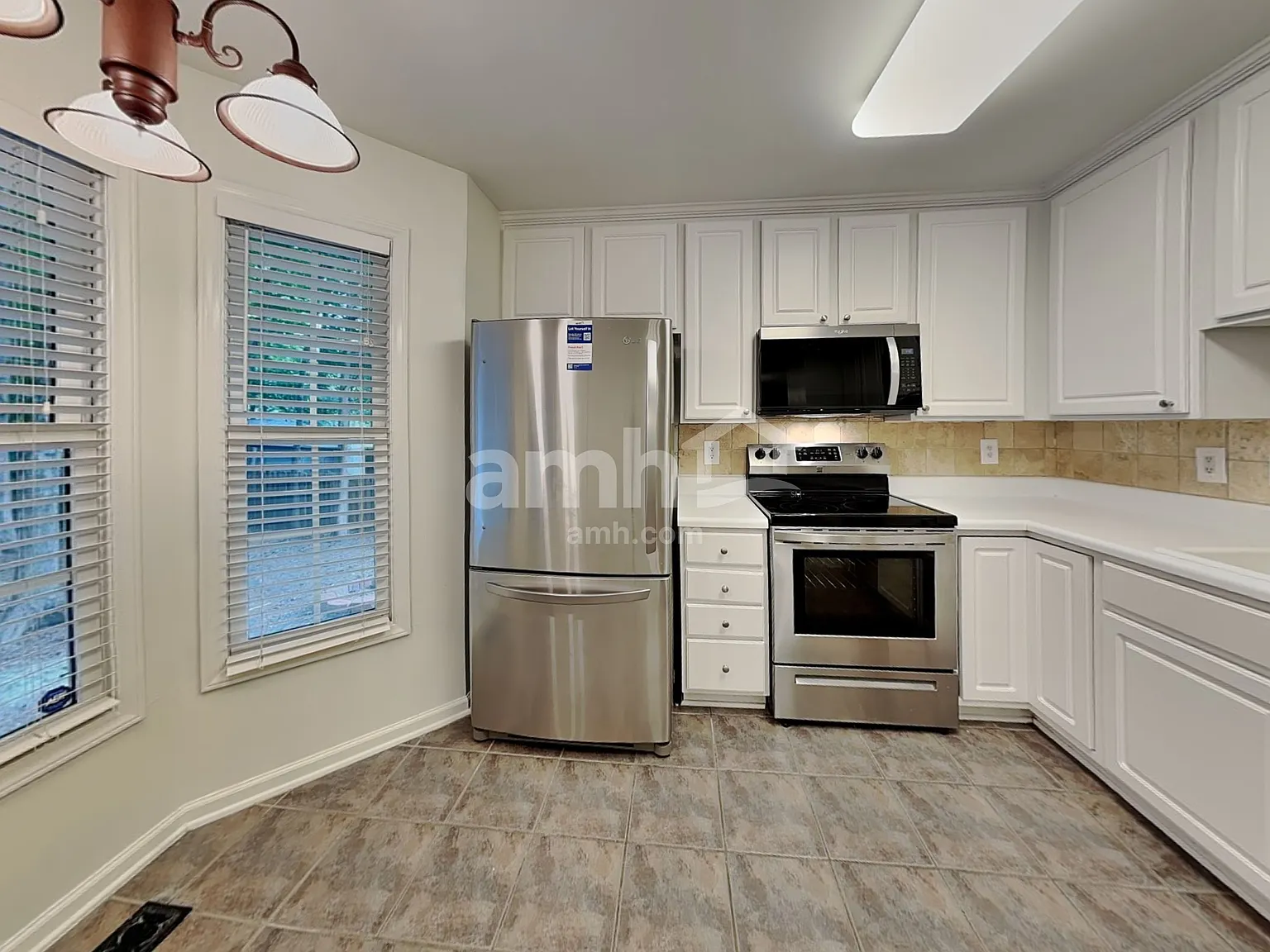 3 bed, 2.5 bath, 1788 sqft, $2,175 — Photo 3