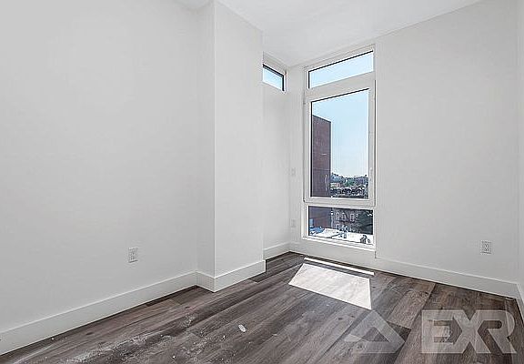 5th image of 43 Claver Pl #5D
