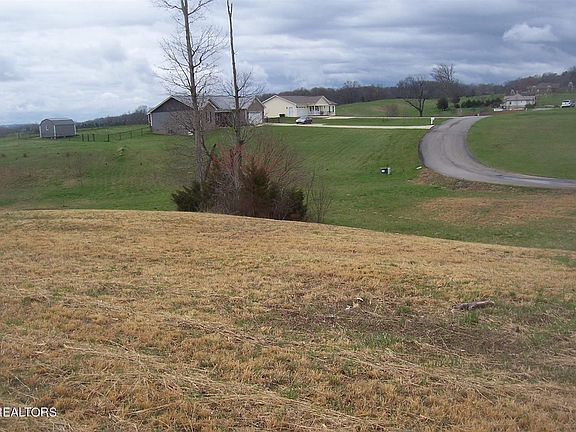4th image of Shirley Dr