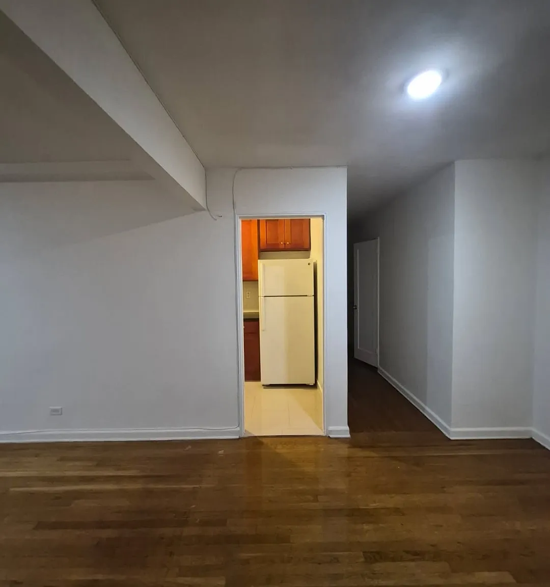 2 bed, 925 sqft, $2,700 — Photo 3