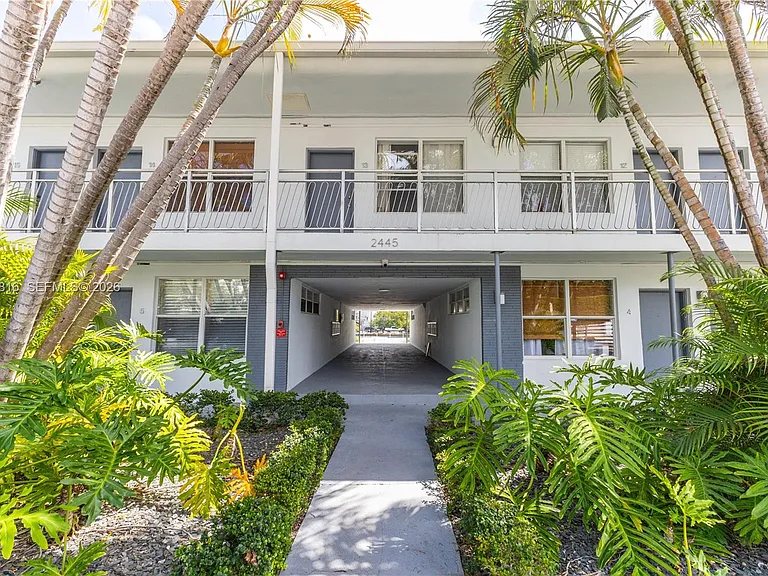 2445 Lake Pancoast Dr #J — Photo 14