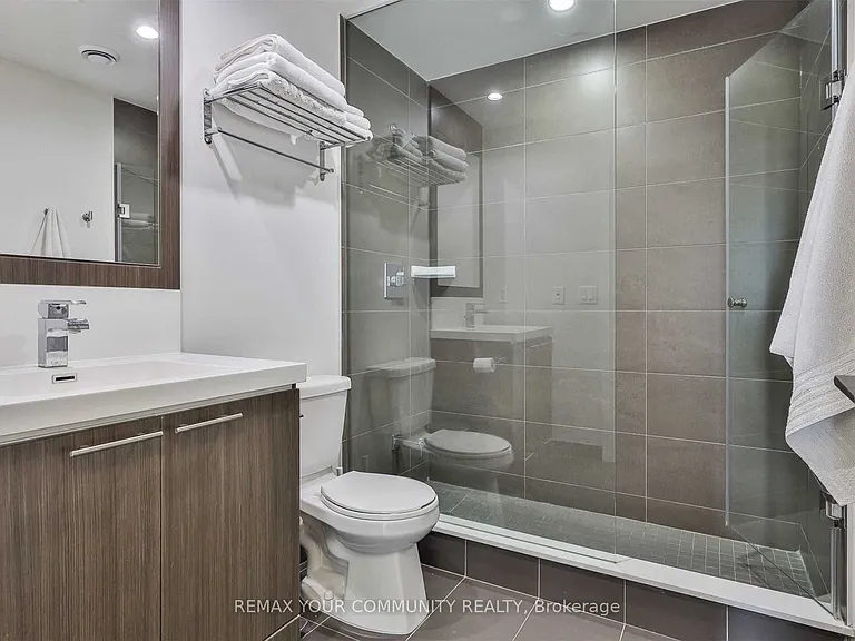 120 Harrison Garden Blvd #533 — Photo 8