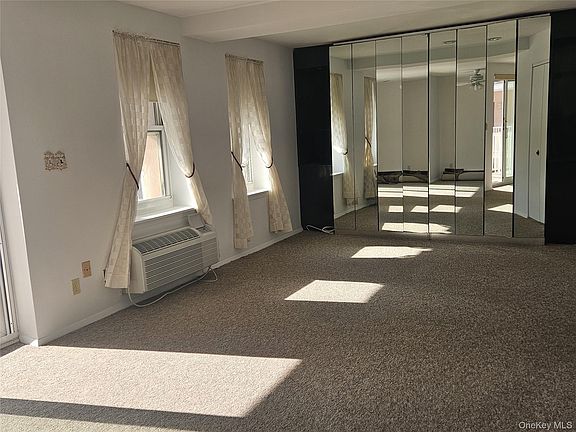 4th image of 2 Richmond Road #3U