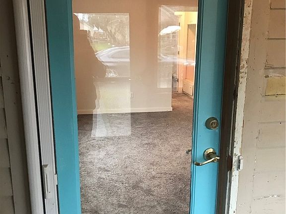 This is the door inside the enclosed patio. 